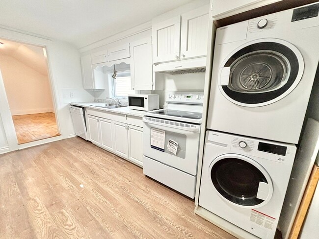 Photo - 218 St John St Unit 218