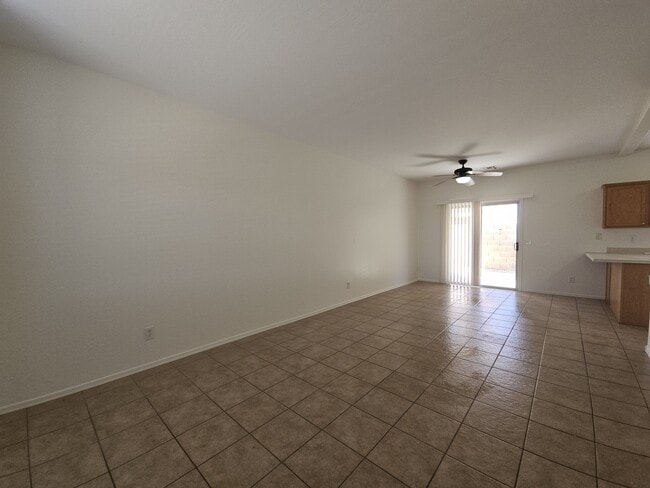 Photo - 2300 E Magma Rd