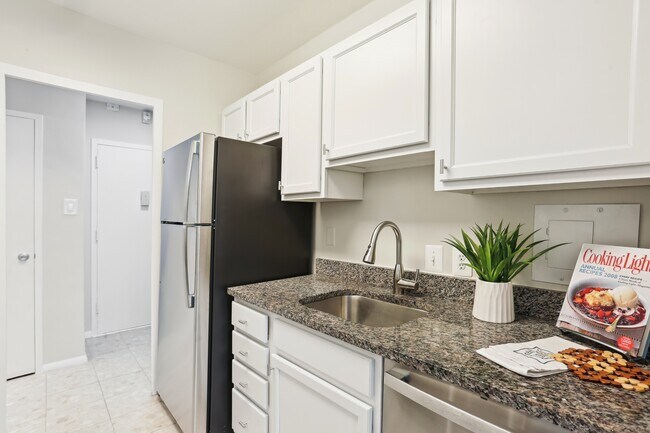 Photo - 4000 Tunlaw Rd NW