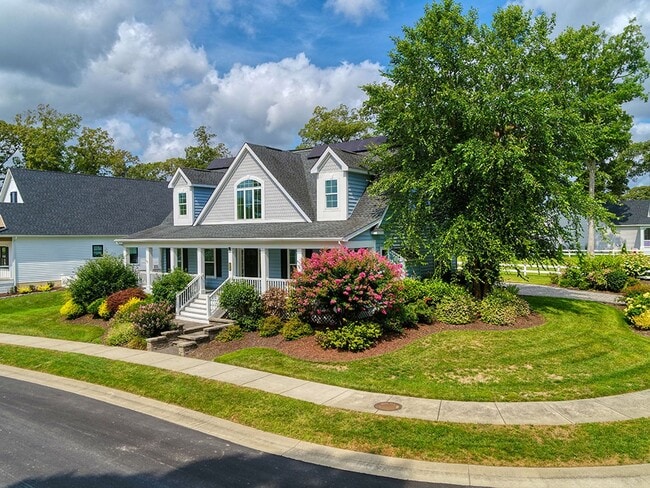 Photo - Spacious 3BR / 3.5BA Single family home • 2,500 Sq Ft • Baywood