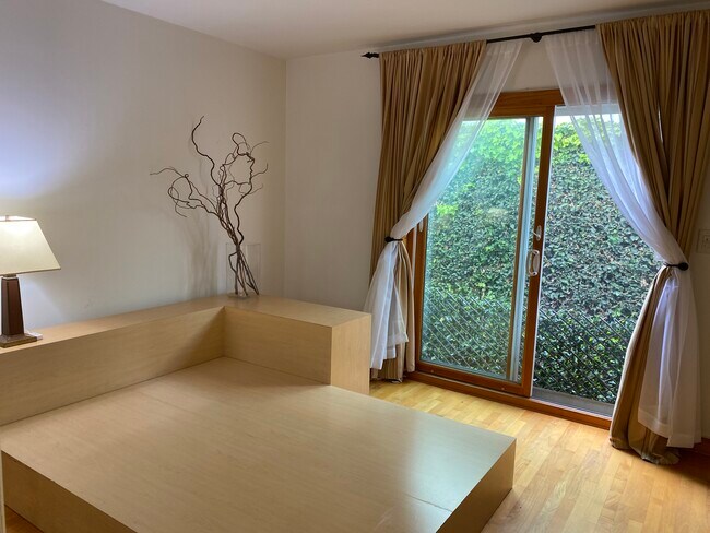 Bedroom - 1538 Berkeley St Condo Unit 6