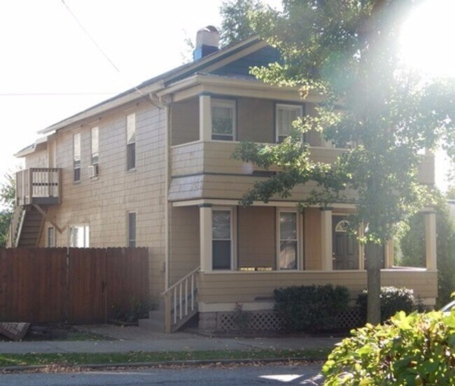 Photo - 356 Arch St Unit 356 1/2