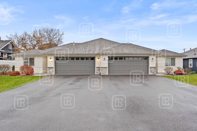 Photo - 17020 E Knox Ln