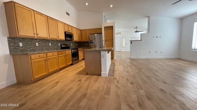 Photo - 324 W Oriole Way