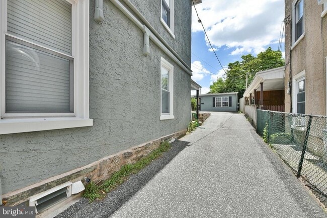 Photo - 357 Lyceum Ave