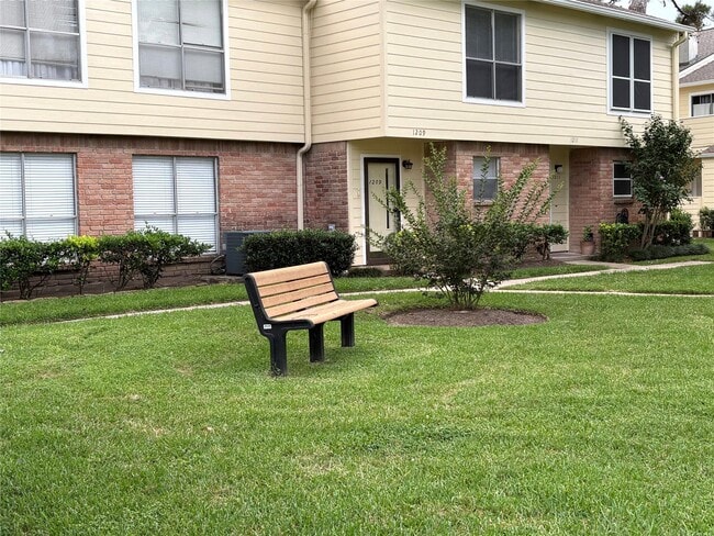 Building Photo - 14515 Wunderlich Dr Unit 1209