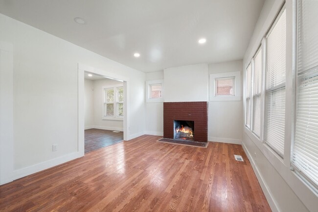 Photo - 615 W Hollywood Ave