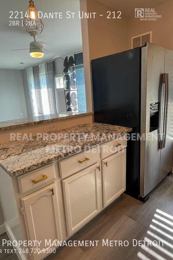 Photo - 22148 Dante St