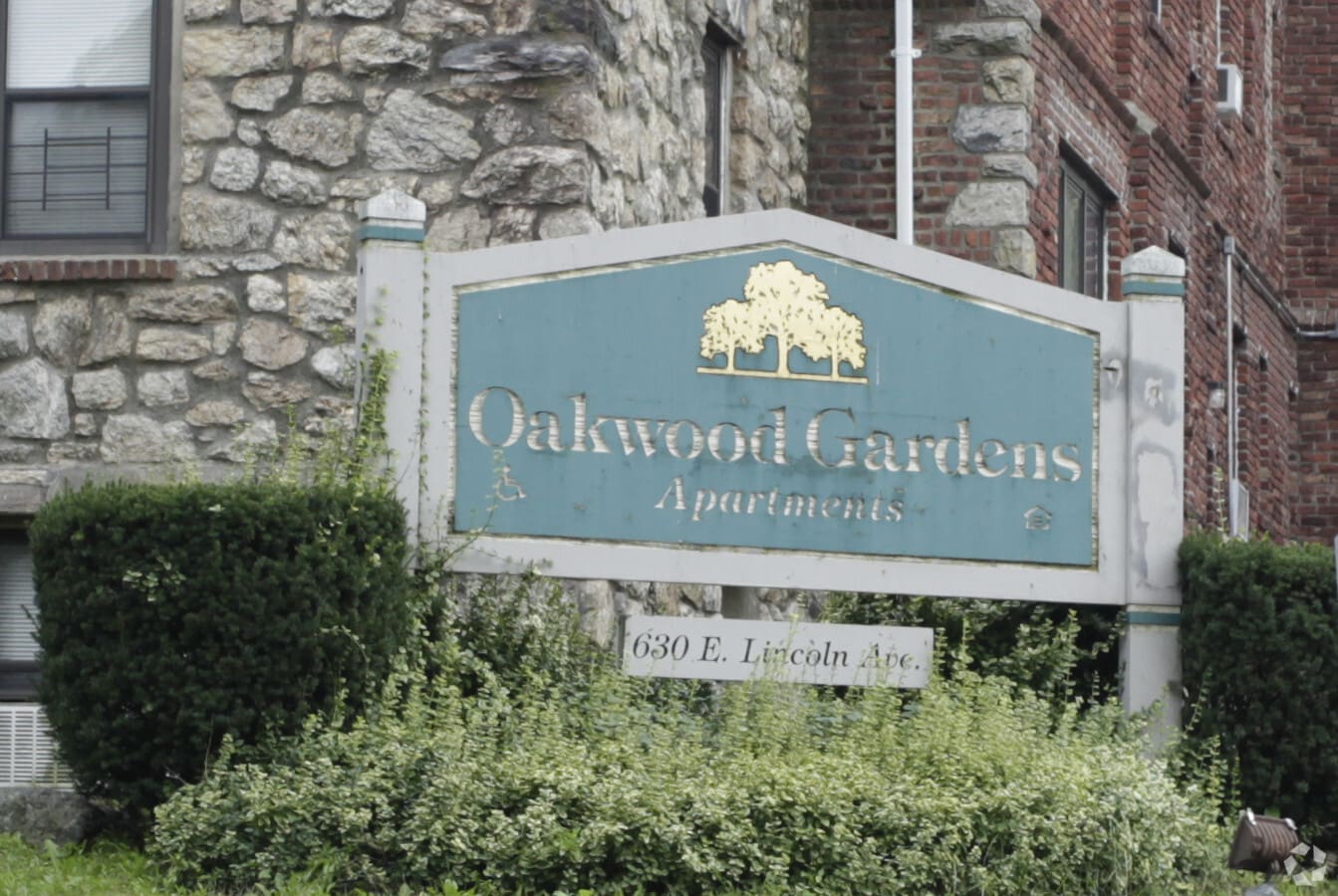 Photo - Oakwood Gardens