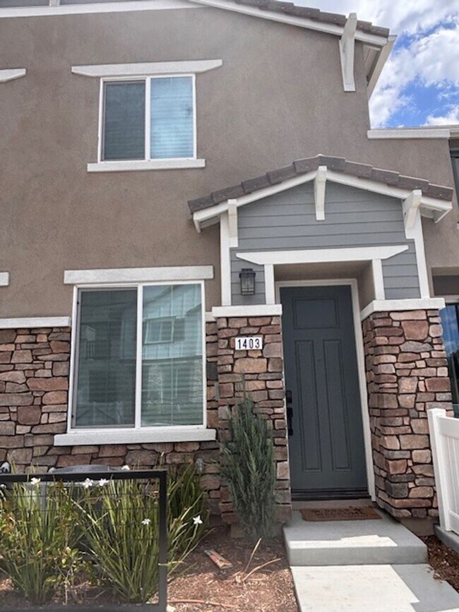 Photo - Welcome home to this beautiful Murrieta Town Home!