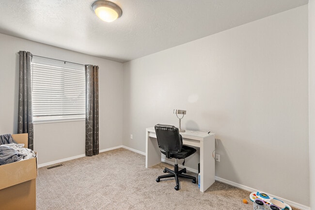 Photo - 1101 W Apple Pine St