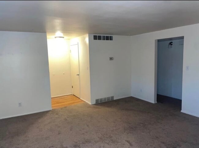 Photo - 1637 Avalon Rd Unit 4