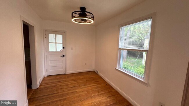 Photo - 436 Westshire Dr