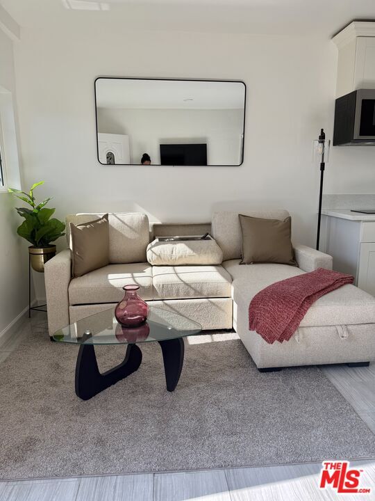 Building Photo - 602 N Maple Dr Unit 1/2 ADU