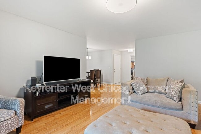 Photo - 2930 Northampton Dr
