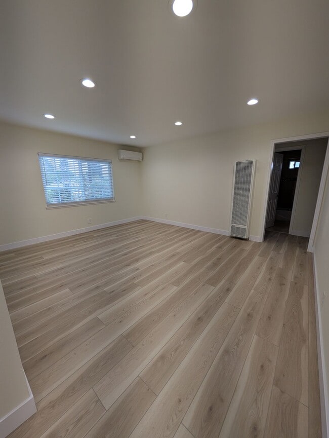 Building Photo - 1005 S Virlee St Rental