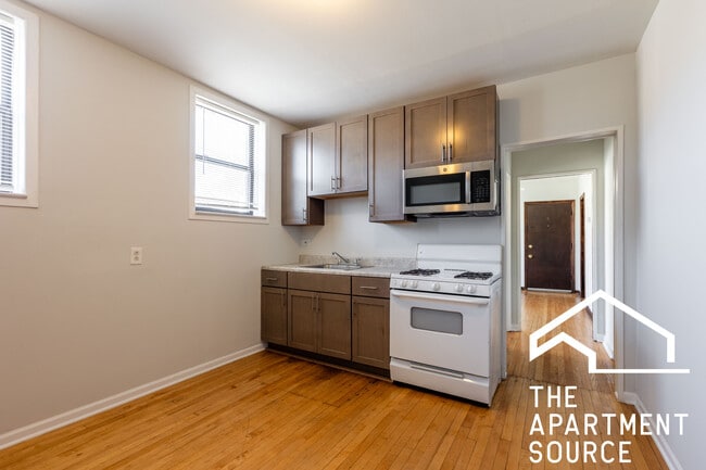 Photo - 4810 W Armitage Ave Unidad 3R