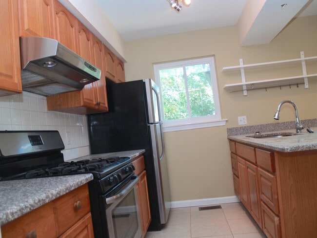 Photo - 2339 Pontiac Trail