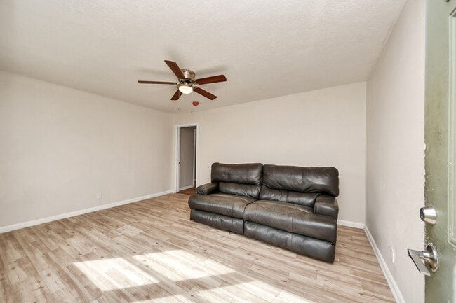 10506 Sierra Dr
