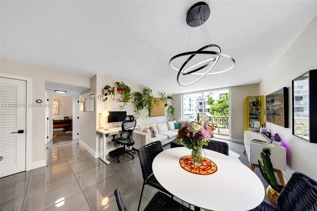 Photo - 1665 Bay Rd Unidad 221