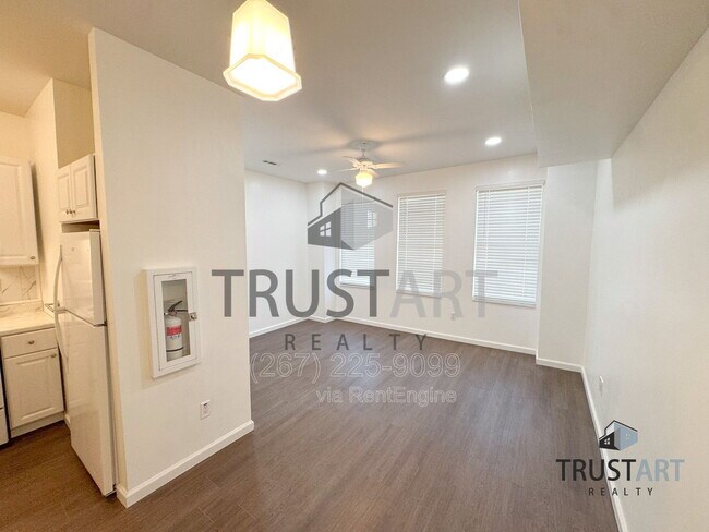 Photo - 910 N 41st St Unit 3