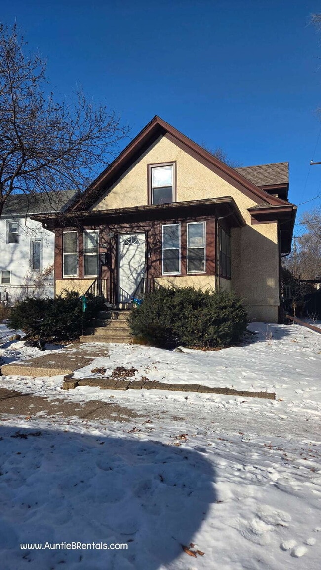 Building Photo - Beautiful single family home with near U of MN - 4 bed 2 bath