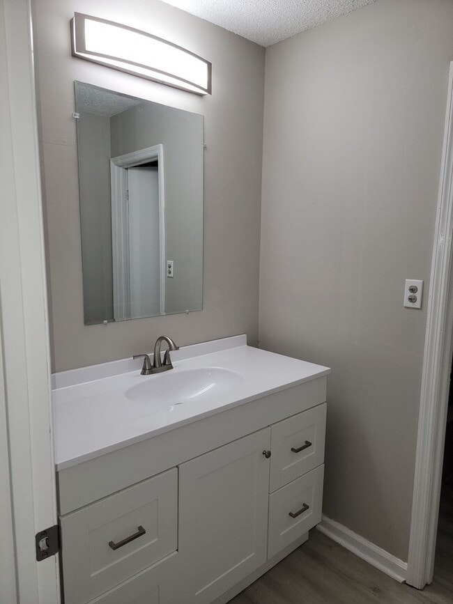 Photo - Recently Updated 2 Bedroom Home in Cleveland!