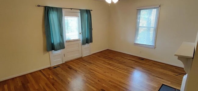 Photo - 3919 Dakota Ave