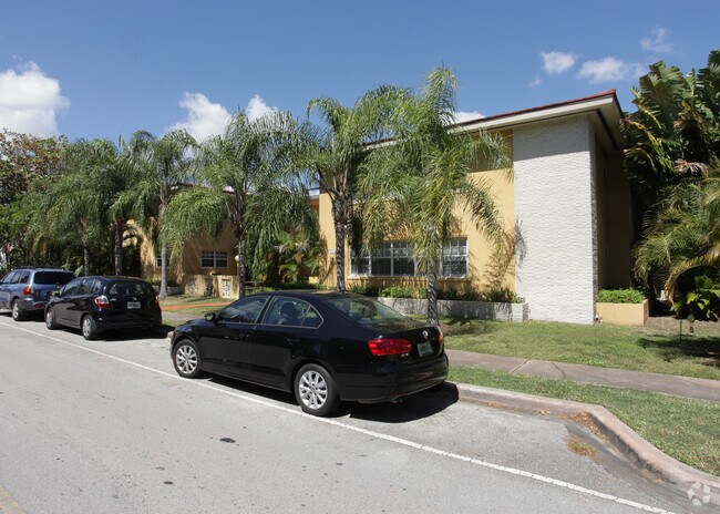 Photo - 301 Madeira Ave Apartments