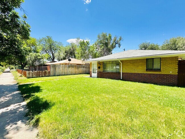 Building Photo - 3 bed 1 bath duplex near RiNo and City Par... Rental