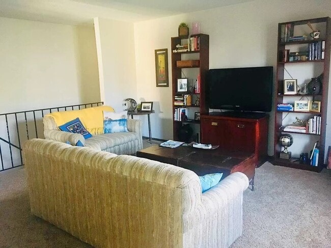Photo - 1074 Regency Dr
