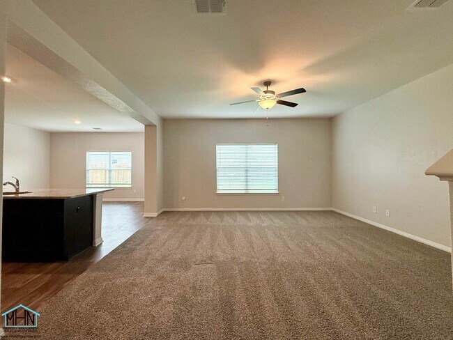 Photo - Spacious 2-Storey 4-Bedroom 2.5-Bath Home in Savannah Place, Conveniently Located Near 1604 & Hig...