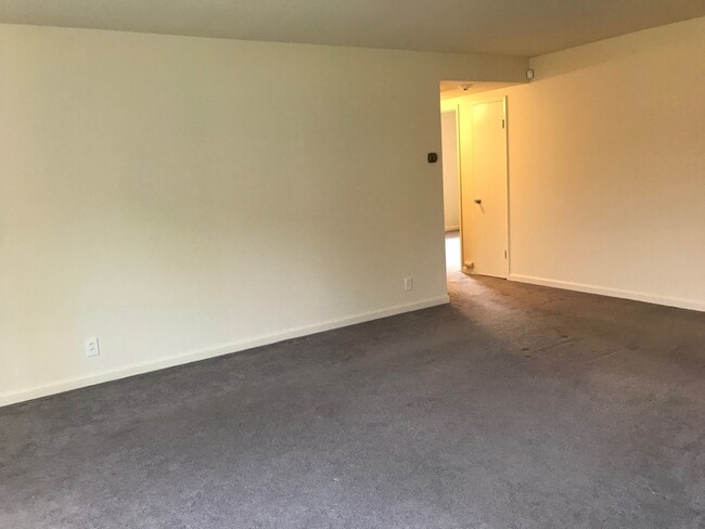 Photo - NEWHALL 2724-26 Unit 2724