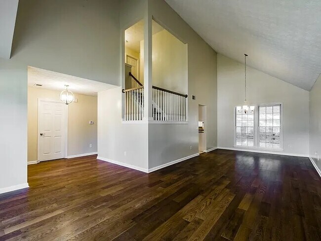 Photo - 4947 Clubgreen Summit