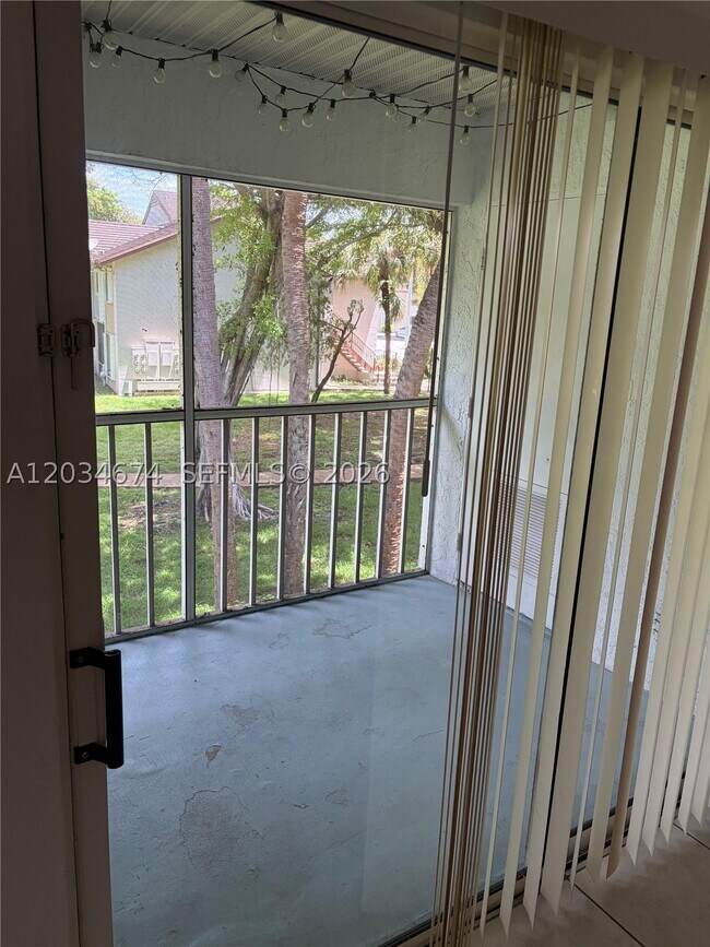 Building Photo - 13935 SW 93rd Ln Unit 13935