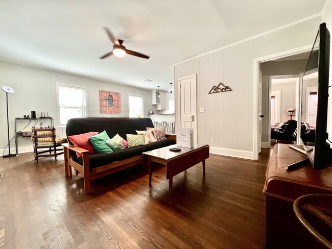 Photo - 517 C Ave