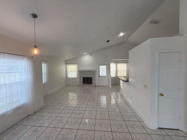 Photo - 2009 River Park Blvd