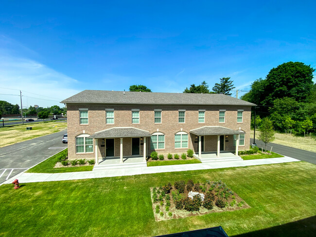 Lathrup Court Apartments - Lathrup Court Apartments