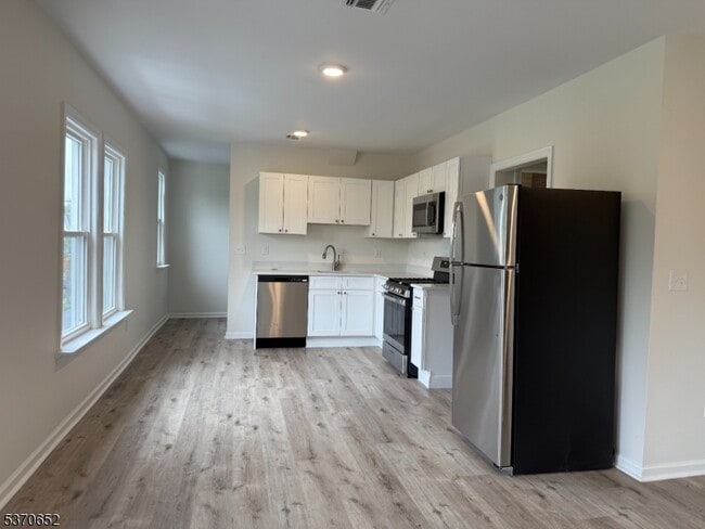 Building Photo - 3 Alden St Unit 4-4 Rental