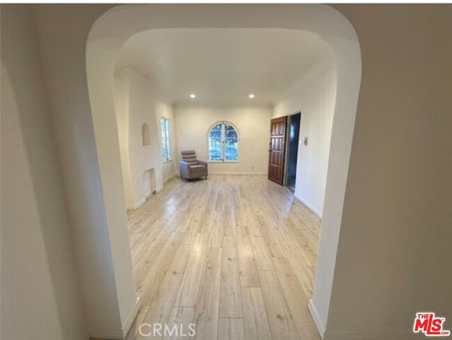 Photo - 221 S Tower Dr