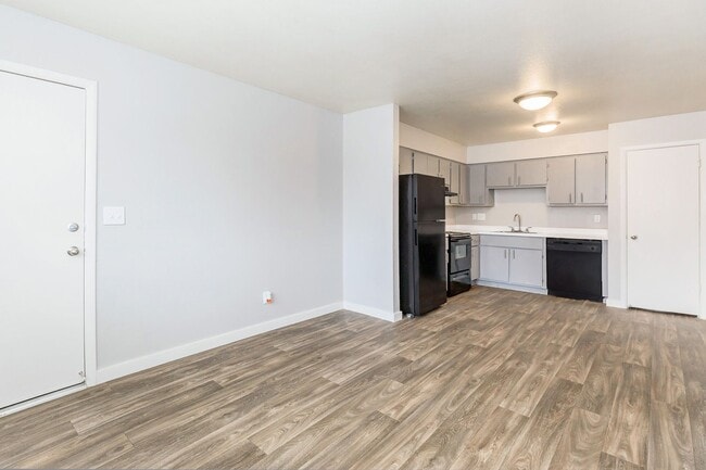 Photo - Williams Gateway Apartments