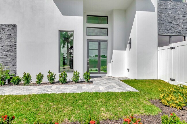 Photo - 699 Kingsbridge St