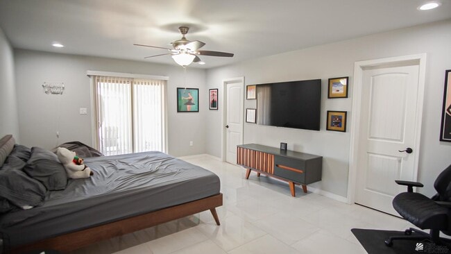 Photo - 8572 E 35th St