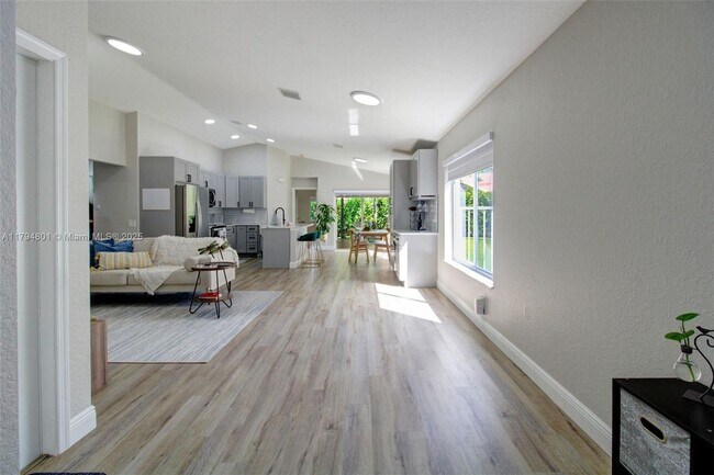 Photo - 1025 Bamboo Ln House