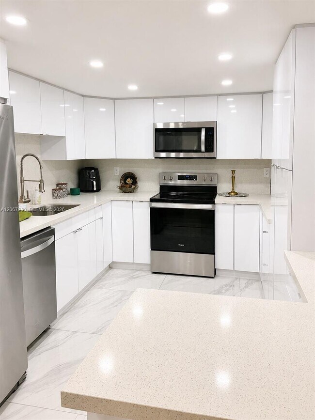 Photo - 9735 NW 52nd St Unit 305