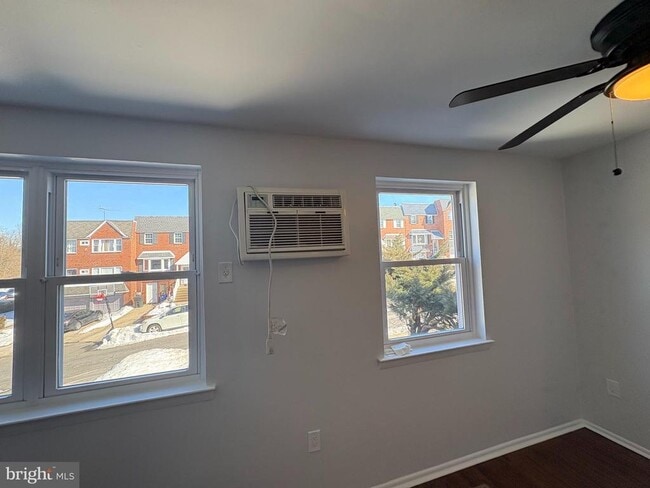 Photo - 3918 Stevenson St