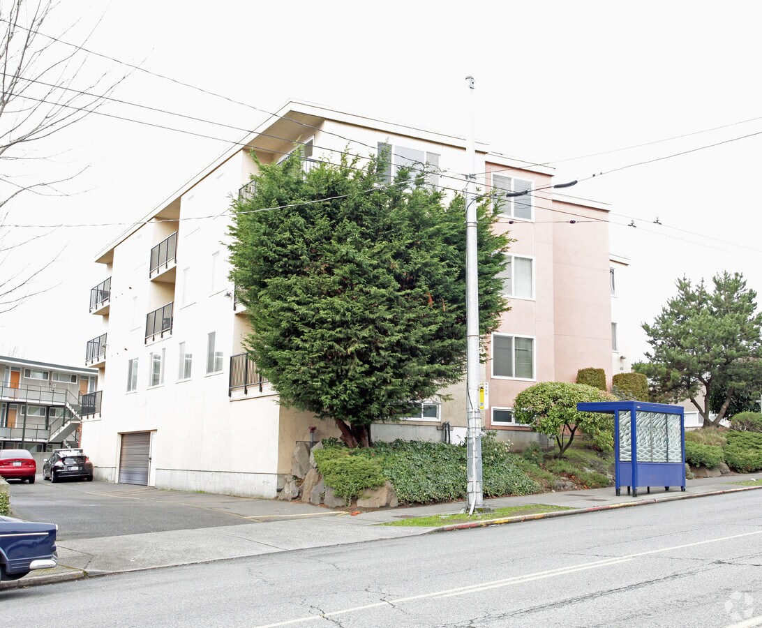 Photo - Eastlake Manor Apartments