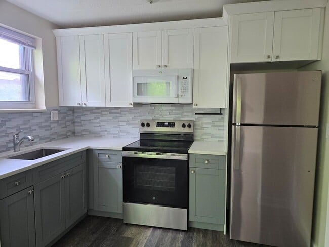Building Photo - 685 Prospect Ave Unit 10B