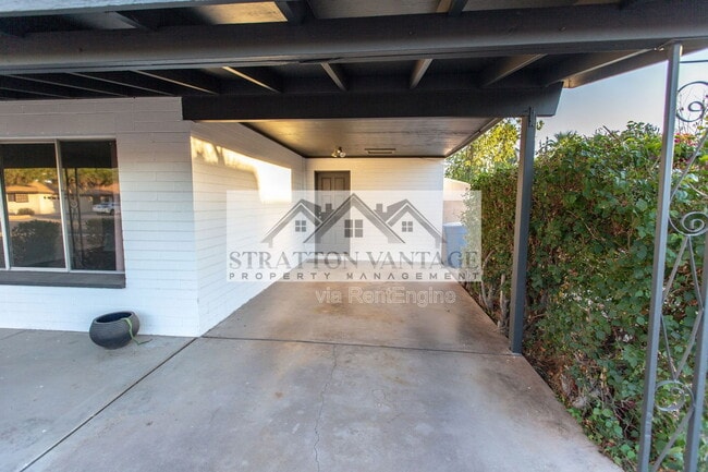 Photo - 111 E Manhatton Dr