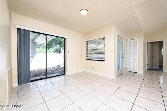 Photo - 4 Baywood Dr